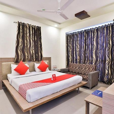 Hotel The Grand Pritam Gandhinagar Bagian luar foto