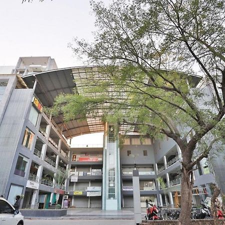 Hotel The Grand Pritam Gandhinagar Bagian luar foto