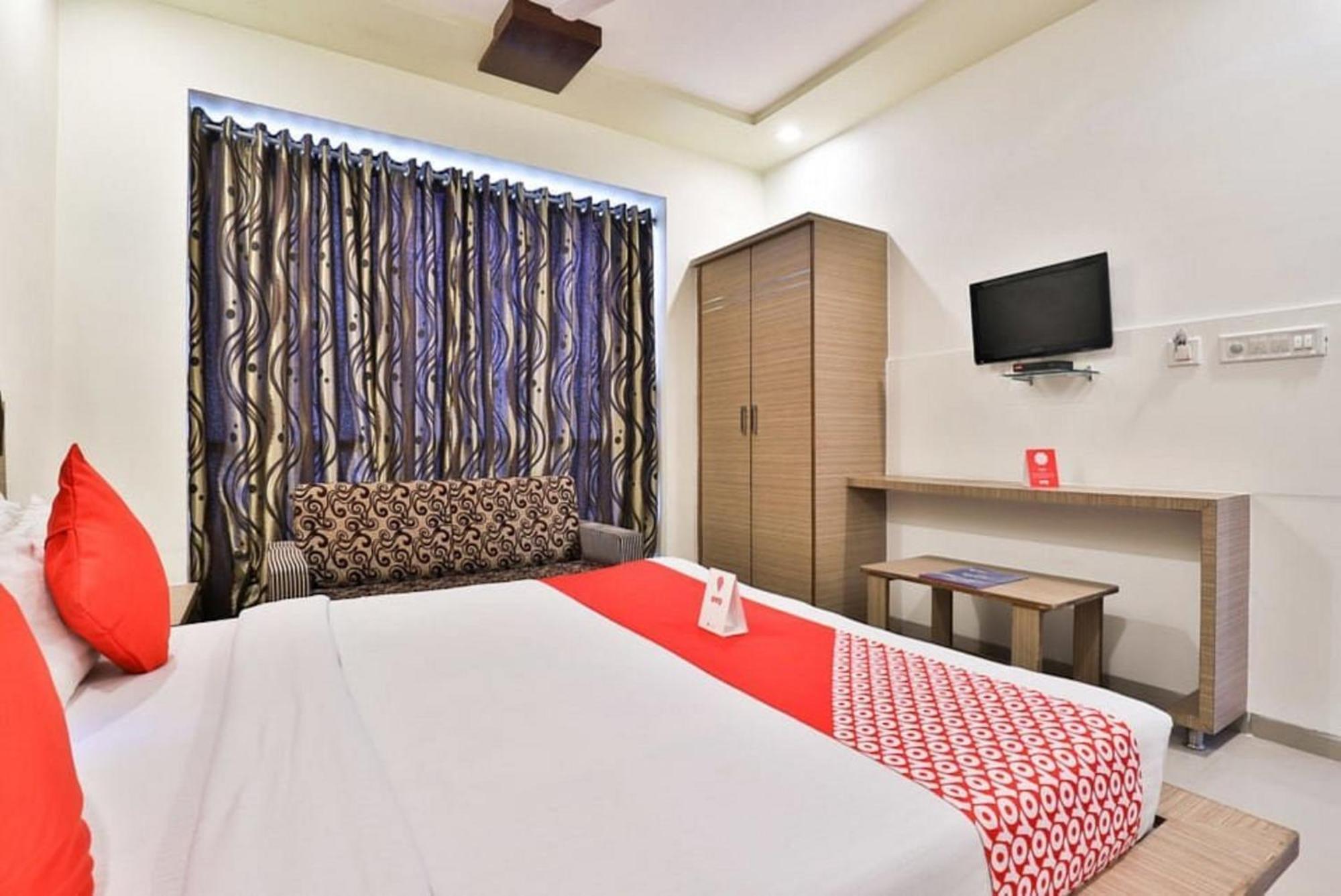 Hotel The Grand Pritam Gandhinagar Bagian luar foto