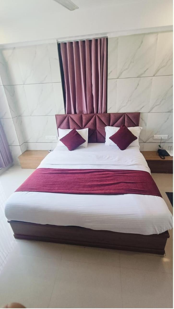 Hotel The Grand Pritam Gandhinagar Bagian luar foto