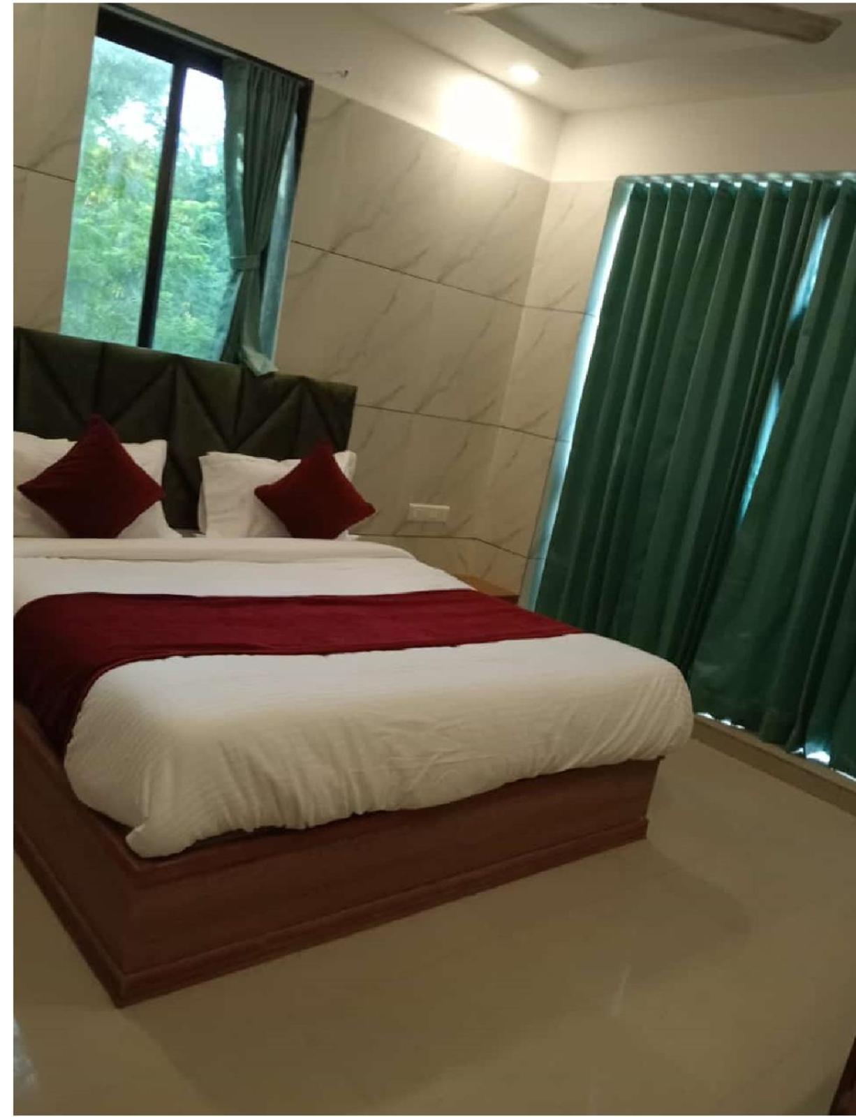 Hotel The Grand Pritam Gandhinagar Bagian luar foto